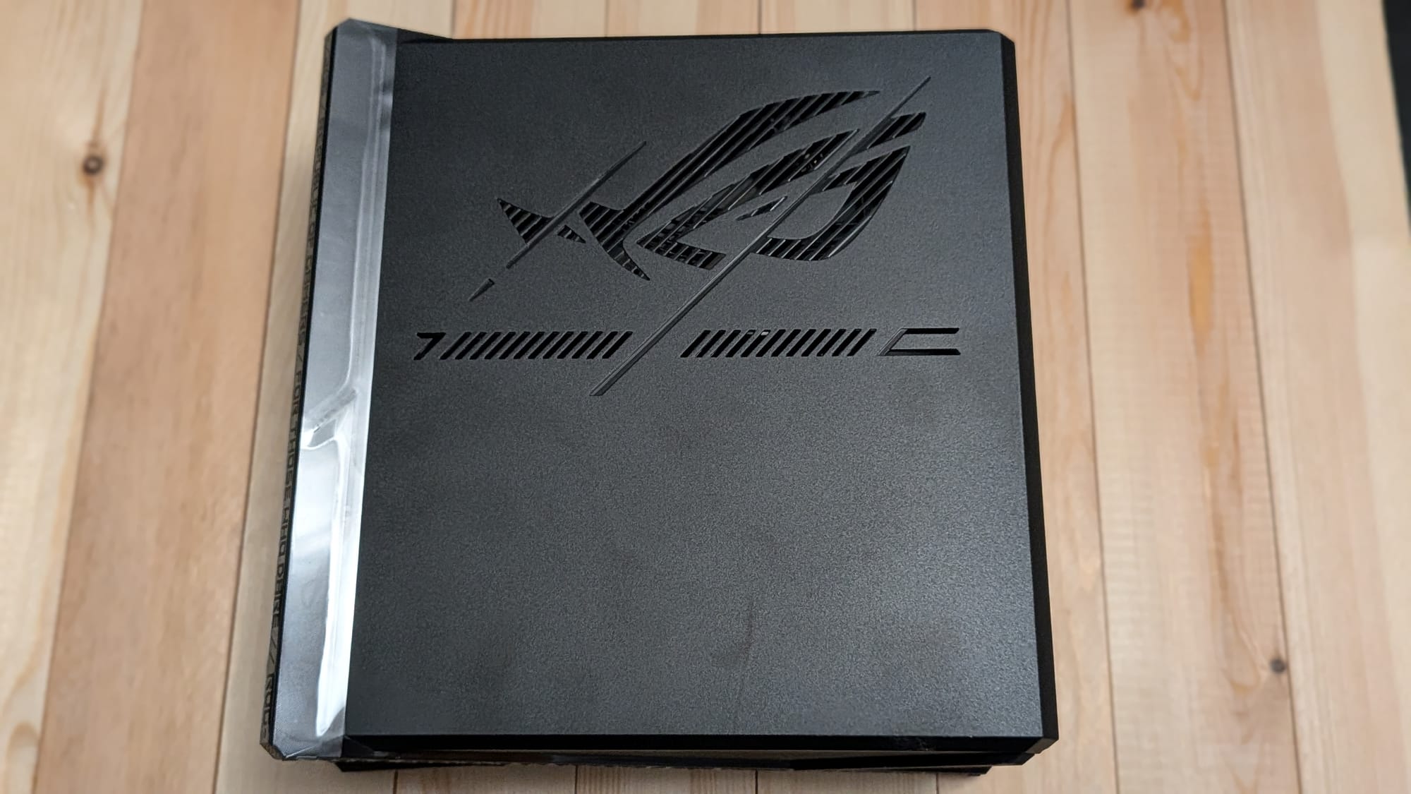 That sexy ASUS ROG logo looks good in any context