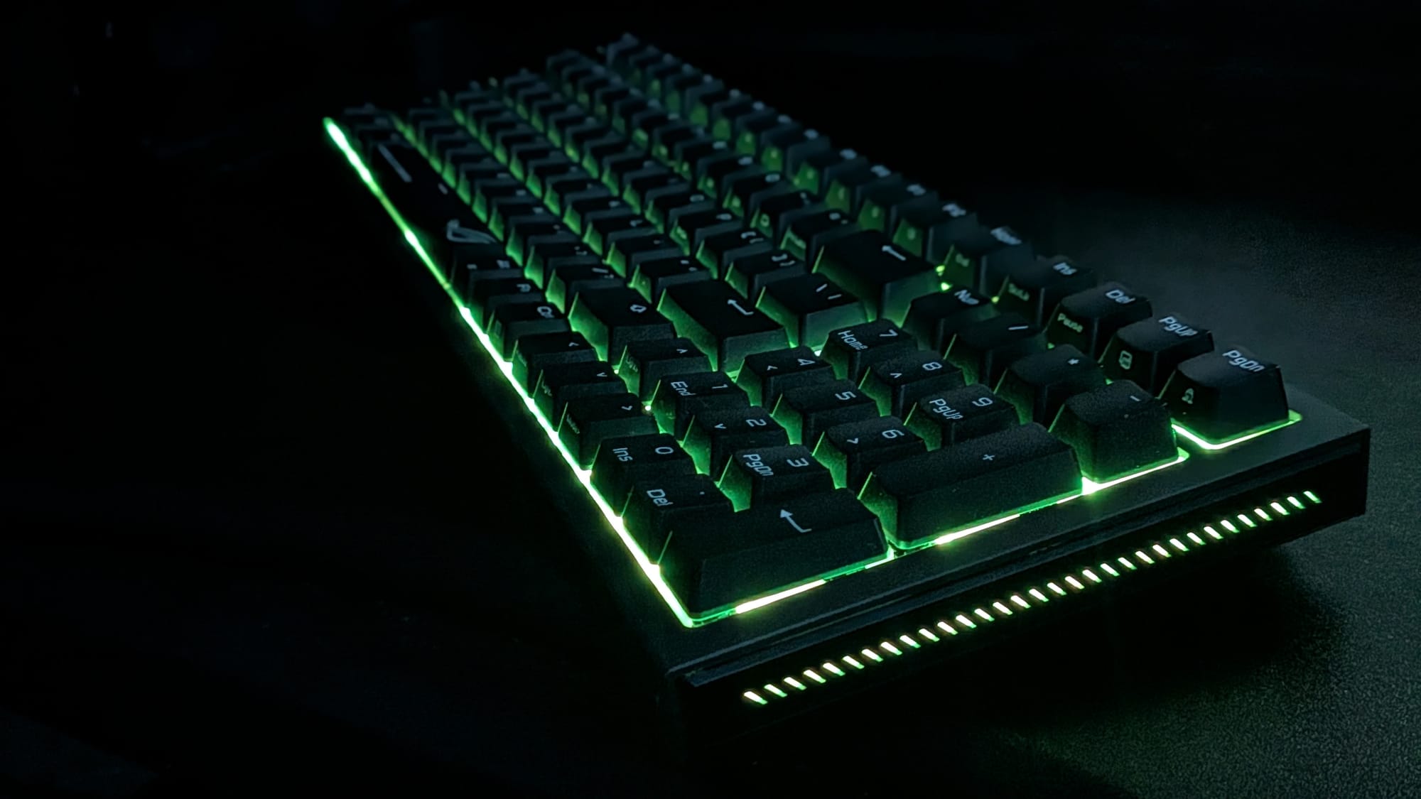 The Morph 96 offers advanced lighting options including side lighting