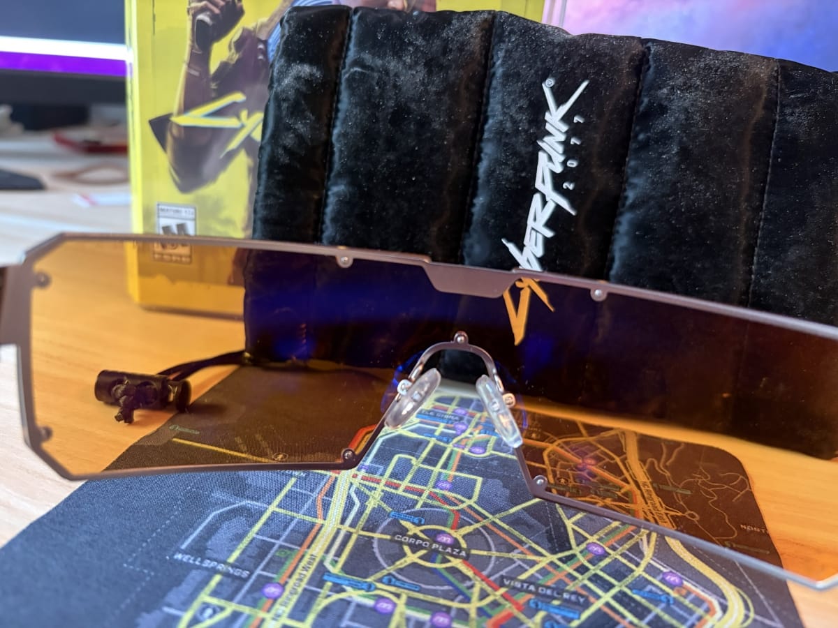 An inside view of the glasses.