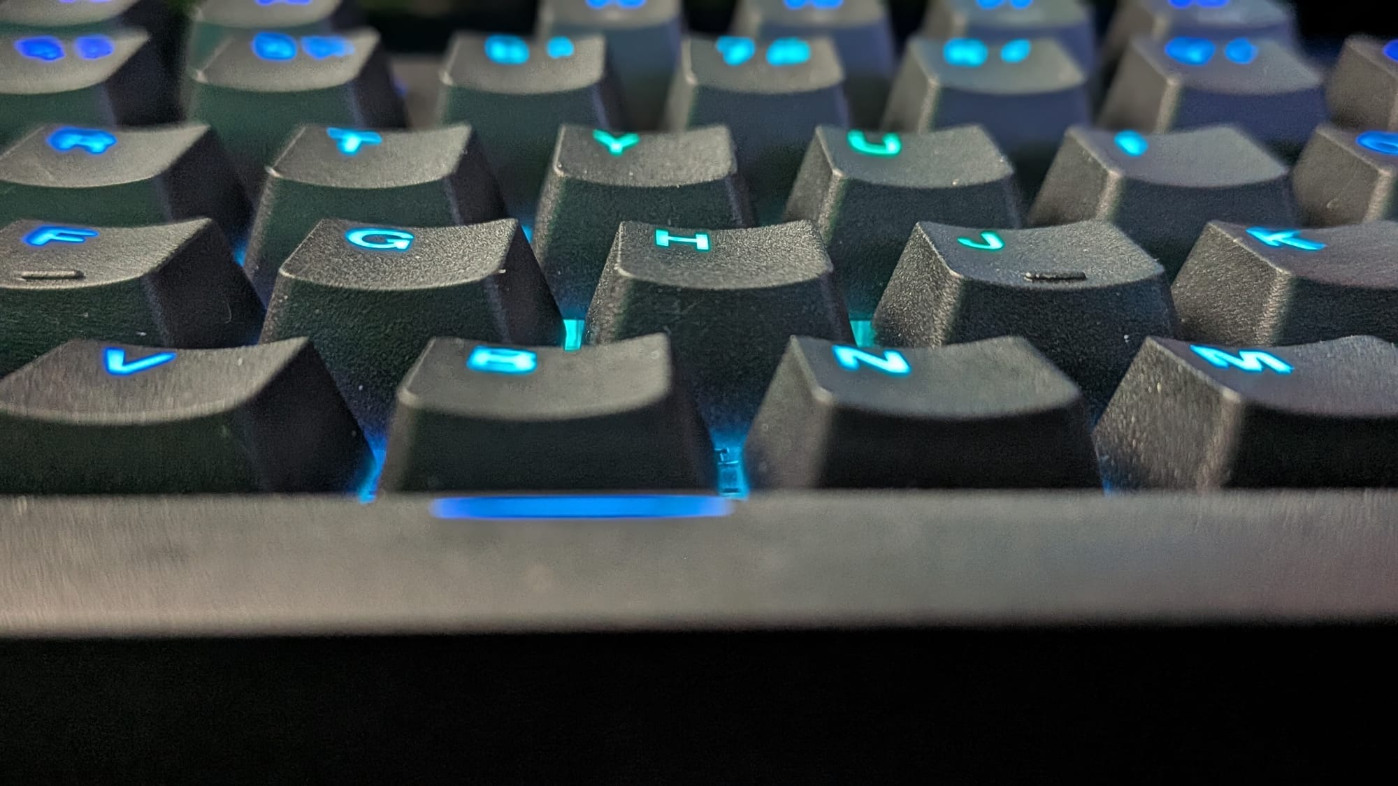 The textured double-shot PBT keycaps provide all the grip you need for intense gaming moments