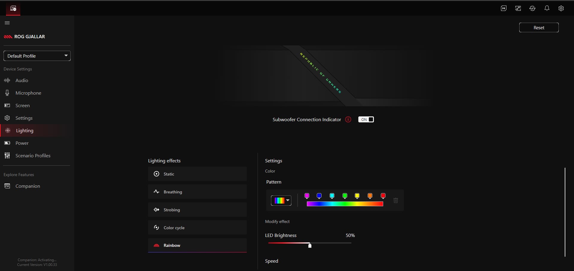 The ASUS Gear Link suite gives you a personal control over lighting, equalization settings, and more