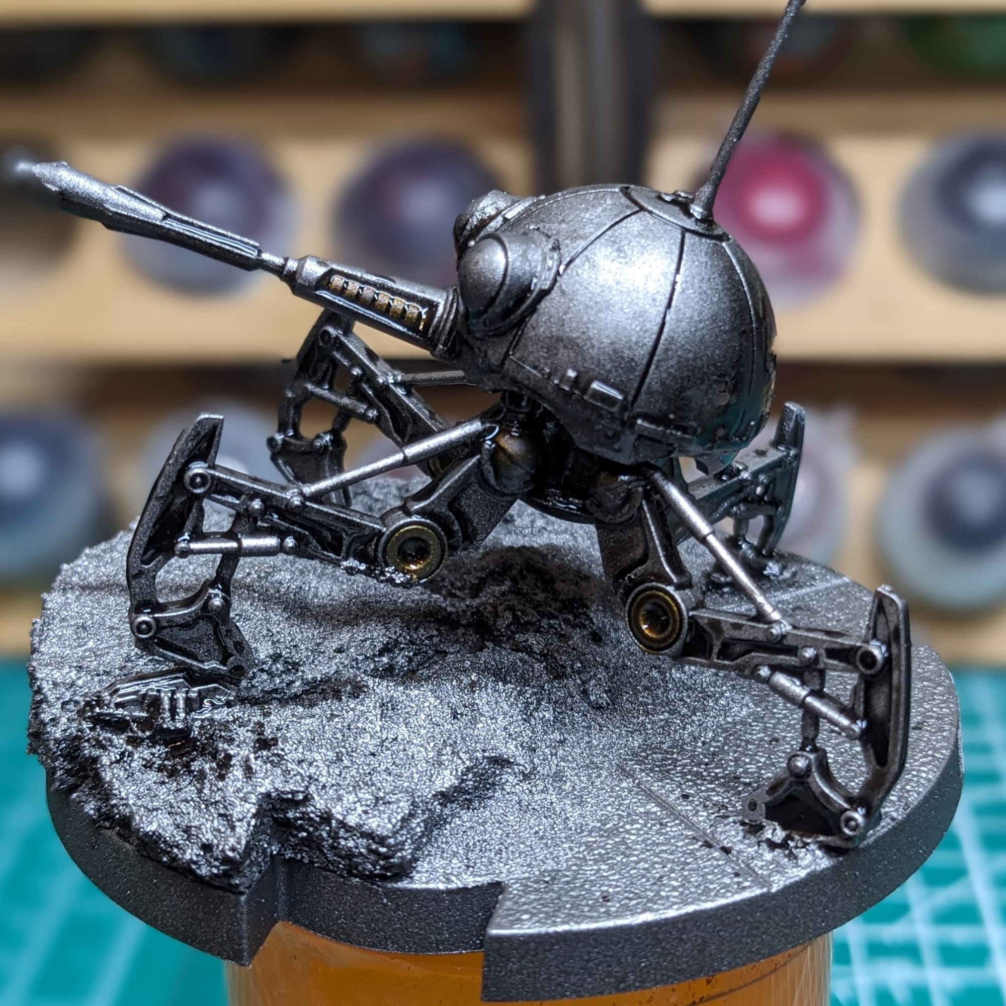 Dwarf Spider Droid Nuln Oil Dark Tone Wash