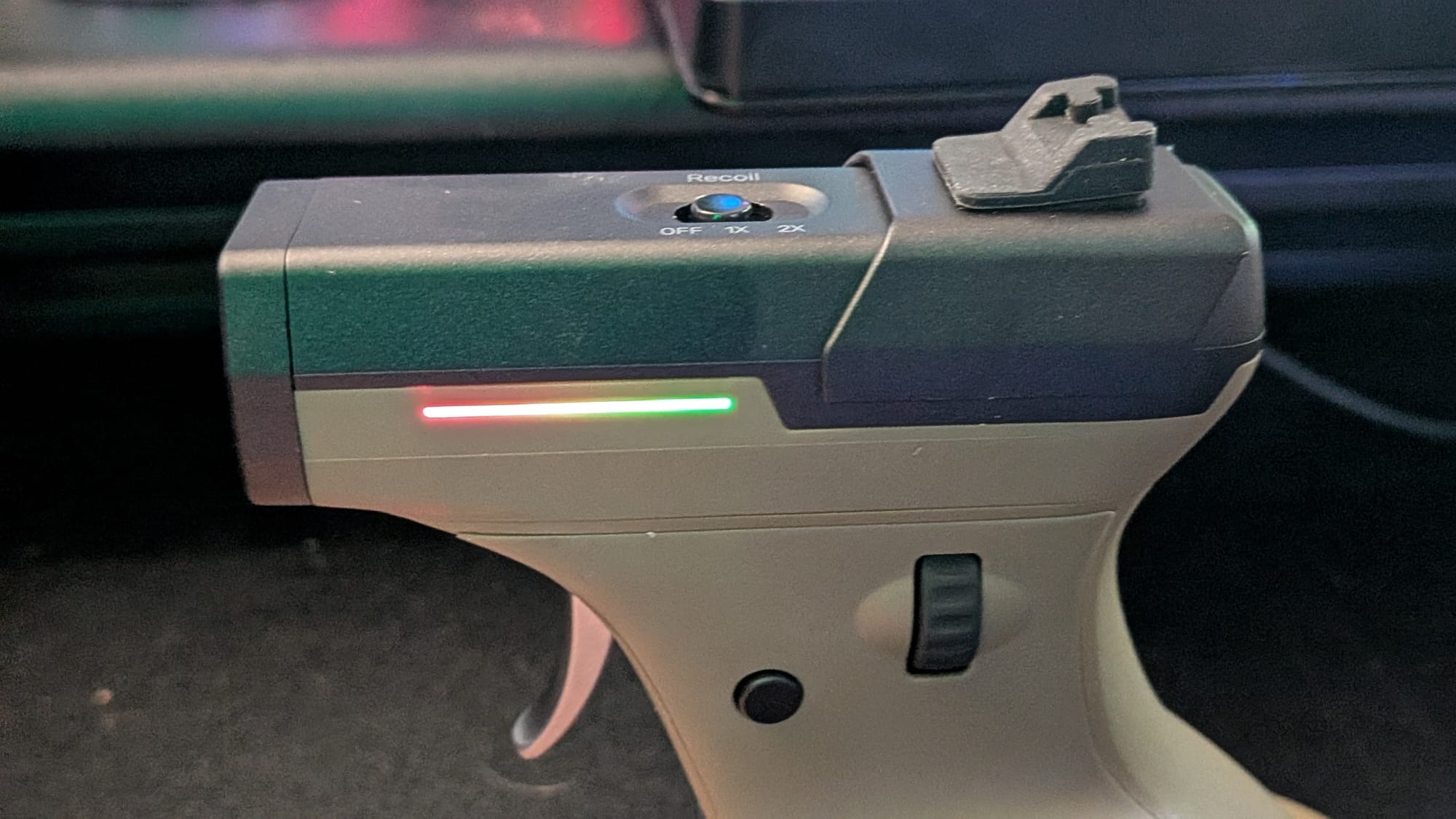 The mouse wheel and buttons are placed in comfortable, intentional ways