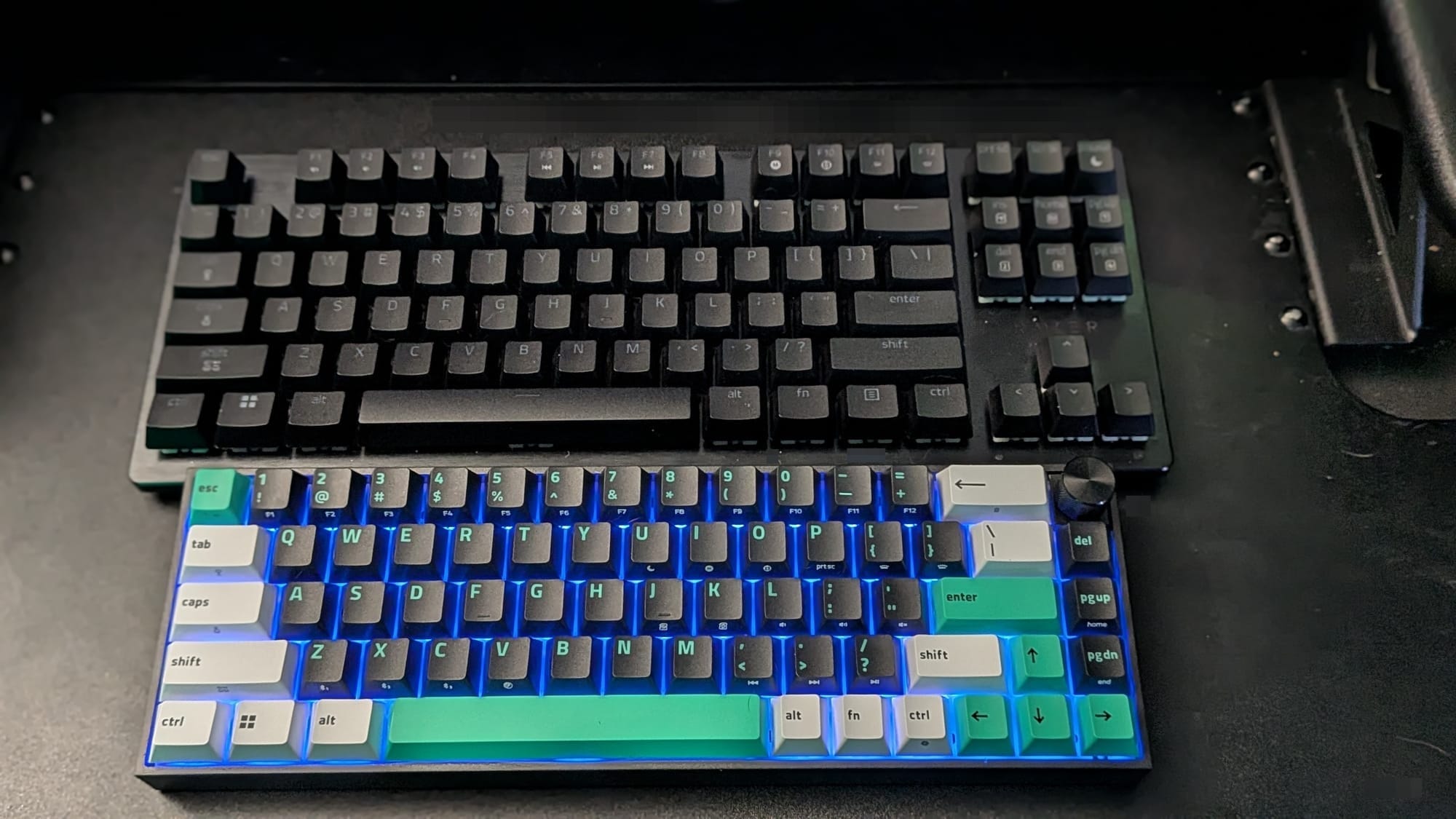 Reclusa Mini 65% vs Huntsman V3 HE TKL (80%)