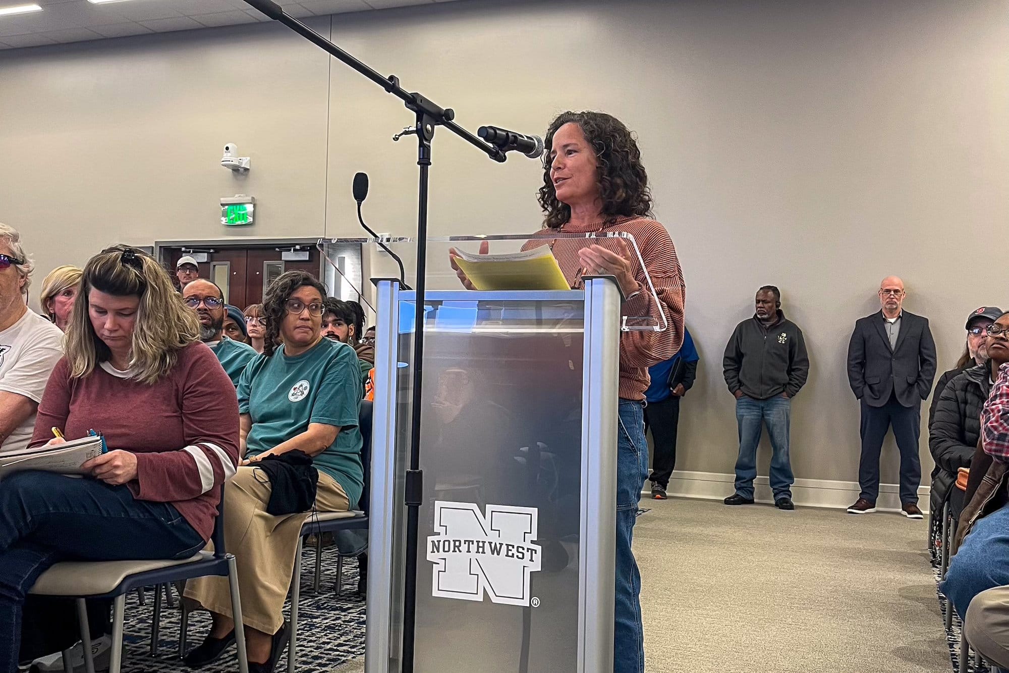 Angie Davis delivers a statement at the Mississippi Department of Environmental Quality public hearing held on Feb.