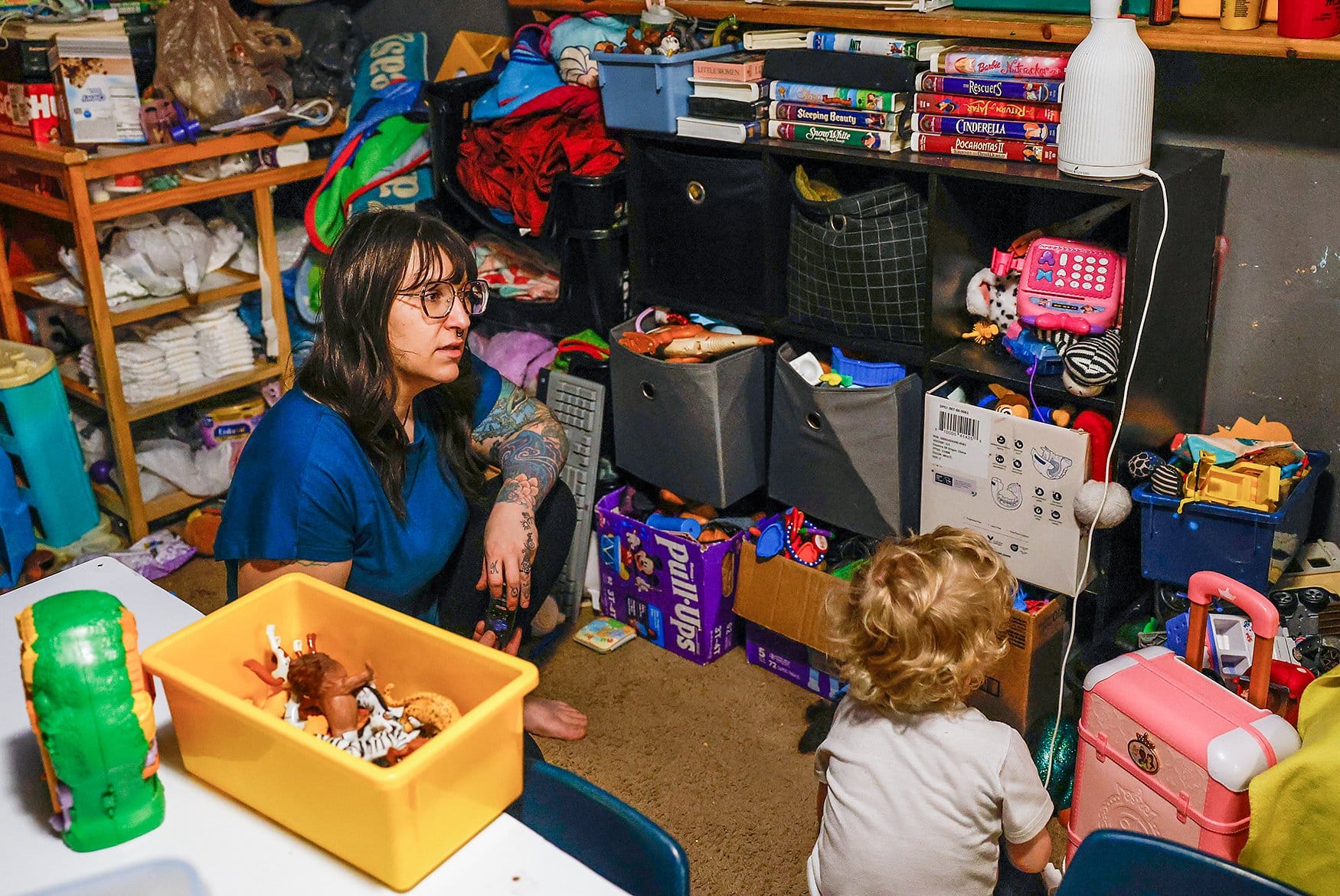 Änna Farrar led children while watching “Danny Go” on Monday, March 30, 2026 in her home daycare in Warren County.