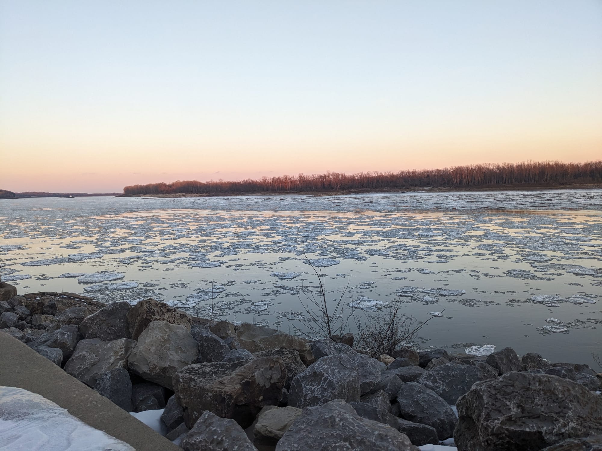 “Pancake ice" floats on the Mississippi River