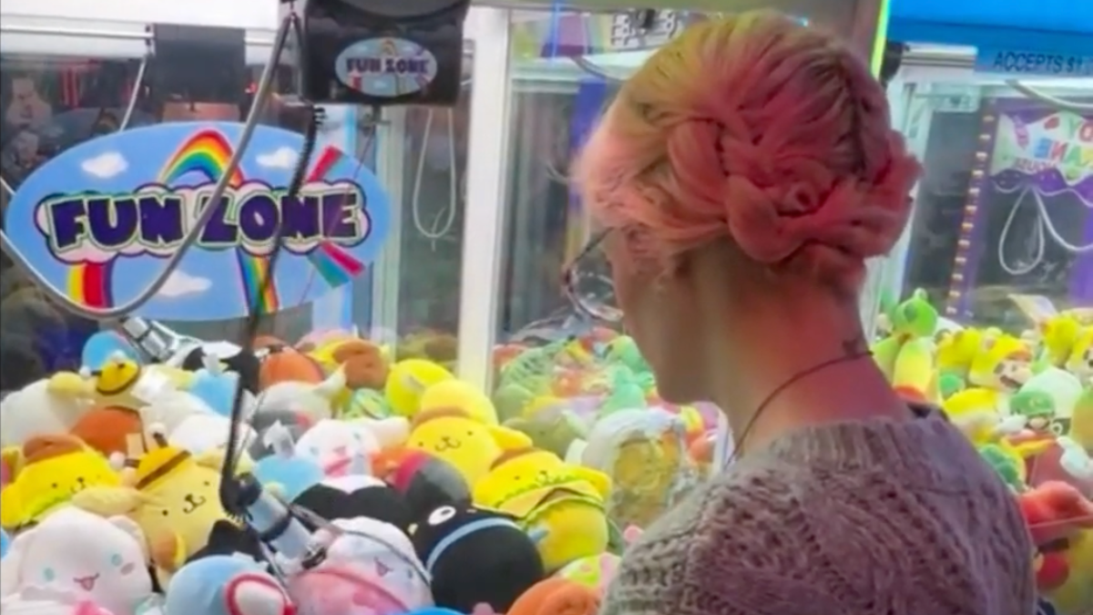 Vibes of an anthology about claw machines