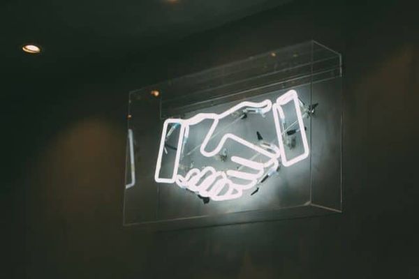 How to send a contract automatically on Jestor using Zapier and Docusign