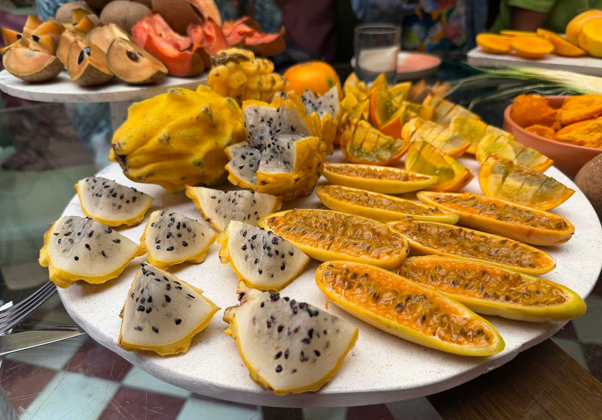 Dragonfruit and other Colombian fruits on a serving platter.