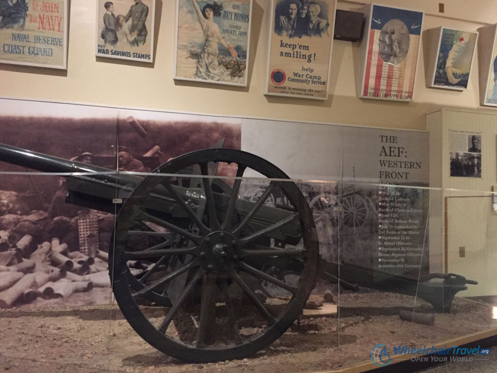 Artillery Cannon Display, Indiana War Memorial
