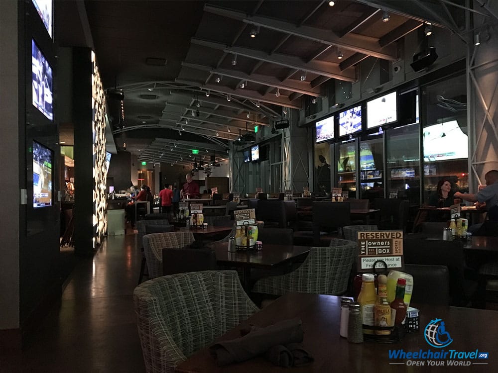 Owners Box restaurant and sports bar