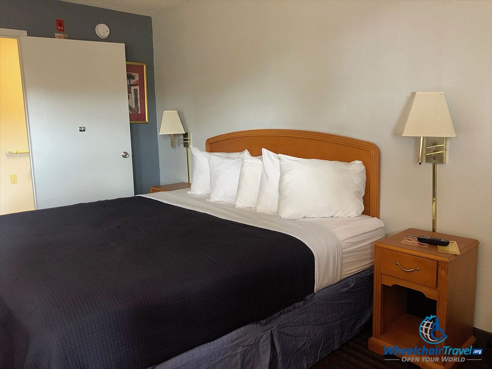 Bed in a Travelodge hotel room.