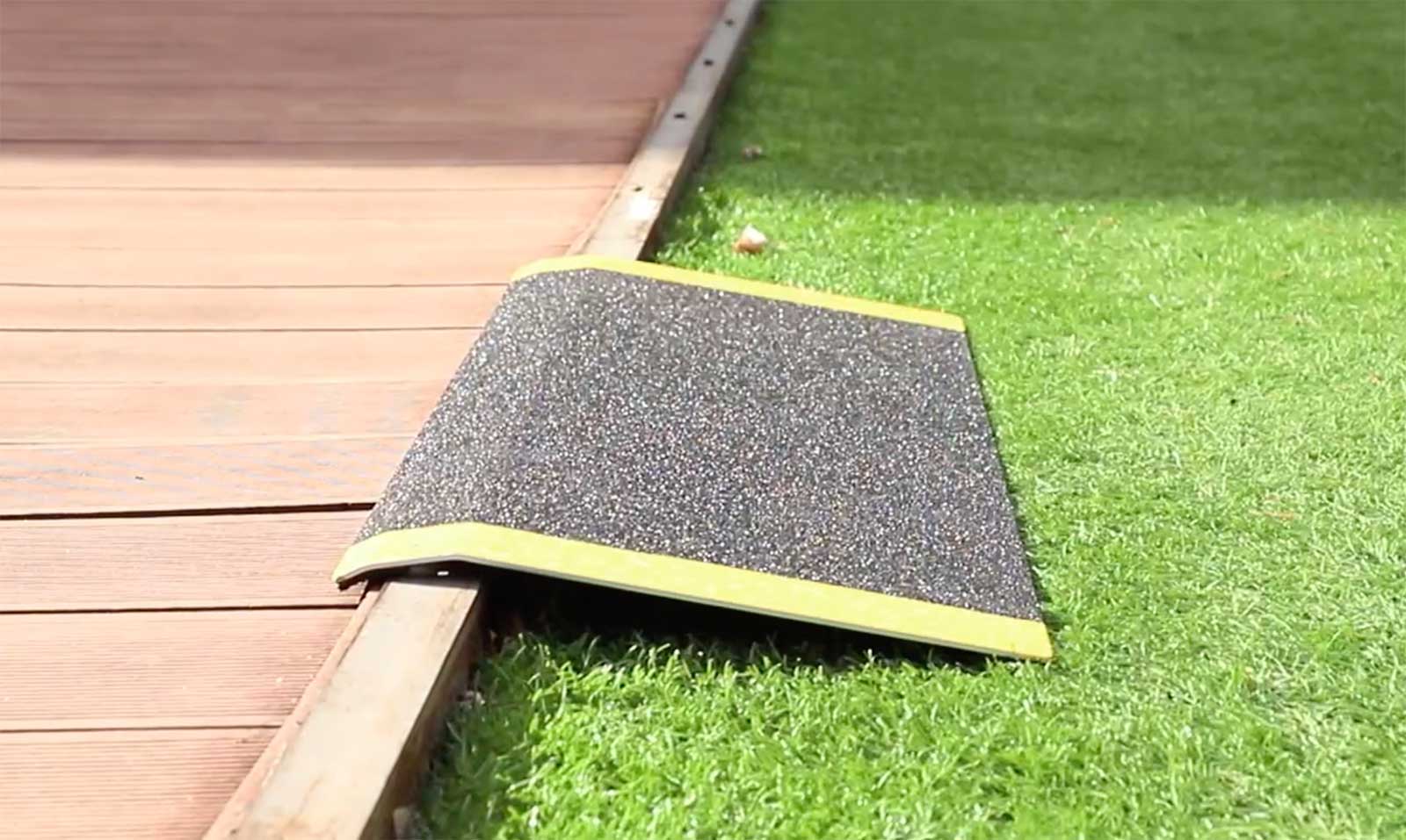 Small threshold ramp.