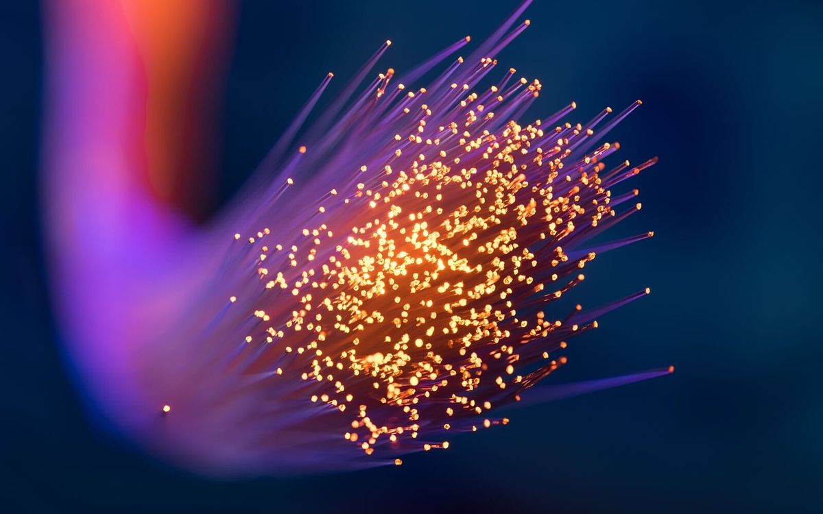STMicroelectronics: AWS Photonics Deal Meets Auto‑Industrial Rebound