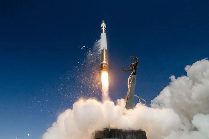 Rocket Lab: The Stock Is More Expensive Now, But I've Still Decided To Buy (Archive)