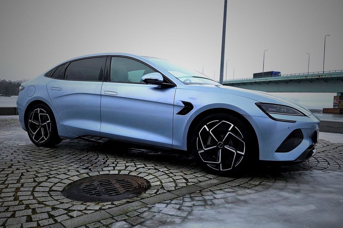 BYD Seal – sähköauto, jonka akkuteknologiaa kehitettiin jo 90-luvun Nokian kännyköihin.