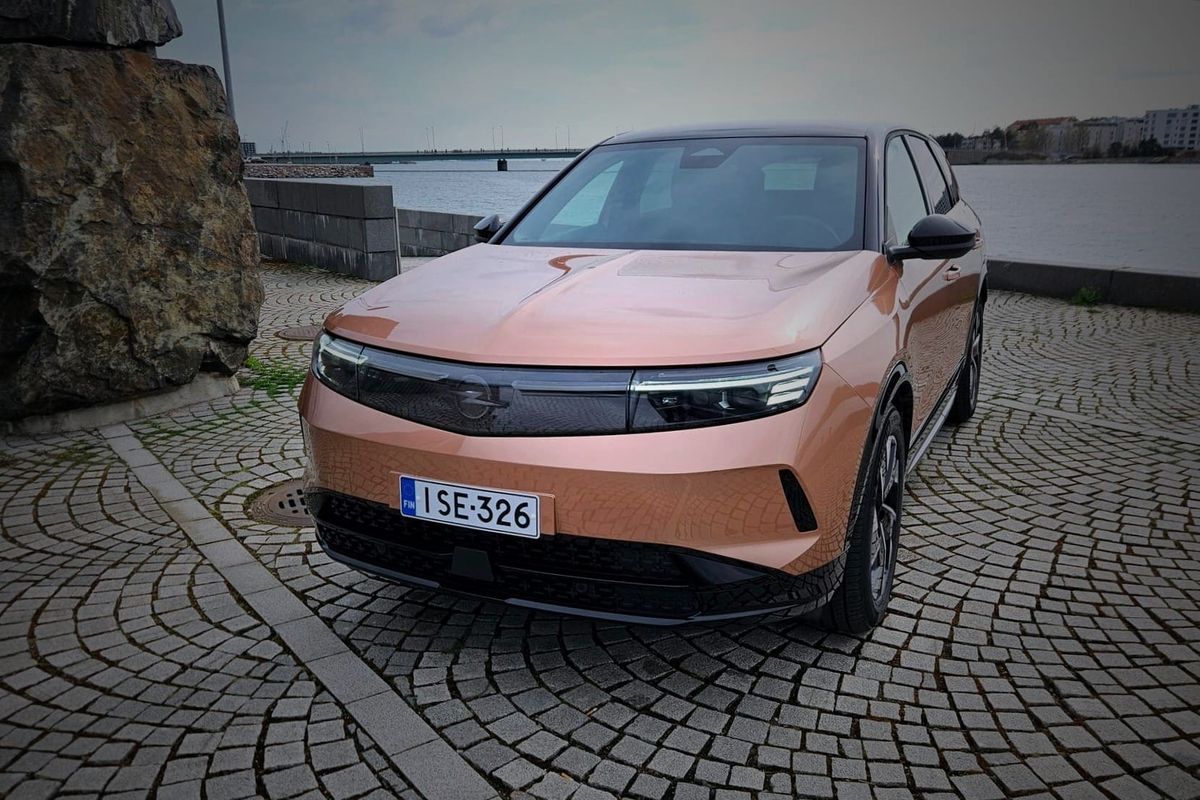 Opel Grandland 2025 – Uudistunut täyssähköinen katumaasturi haastaa tutut nimet