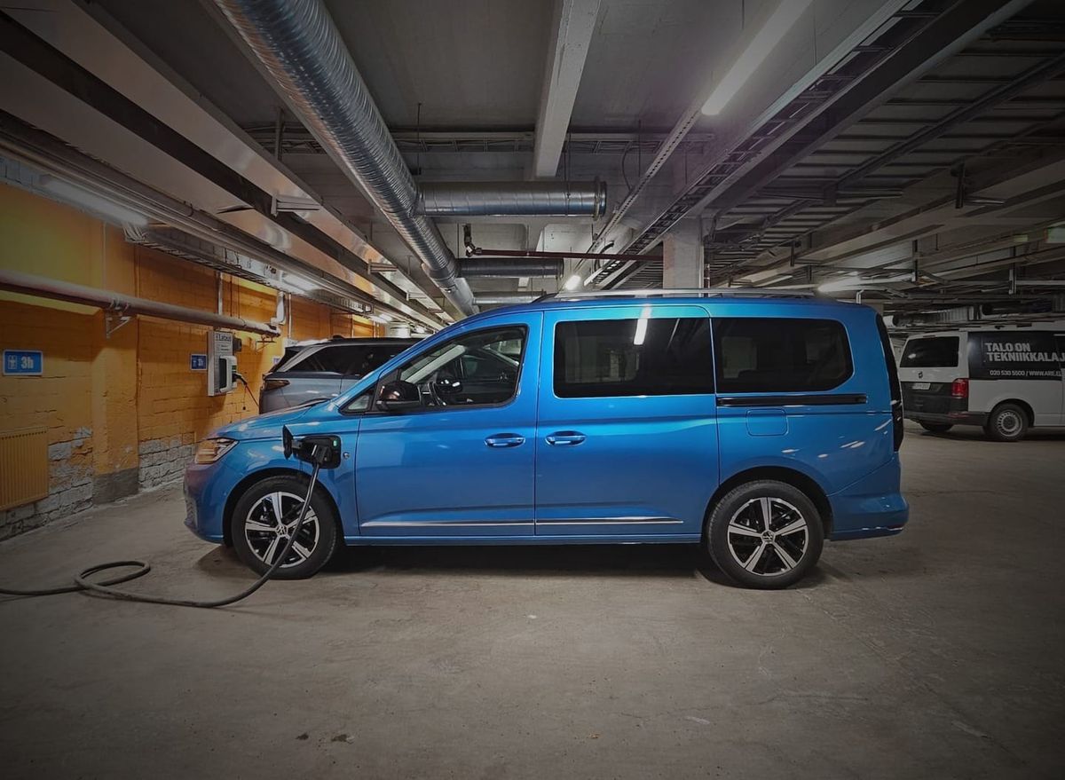 Näin toimii Volkswagenin PHEV-järjestelmä – Passat, Superb ja Caddy jakavat hybriditekniikan ytimen