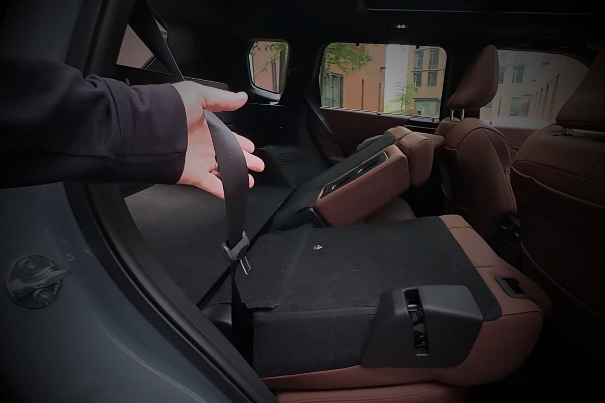 Näin saat jumittavan turvavyön taas kelautumaan – yksinkertainen liotuskikka toimii yllättävän hyvin