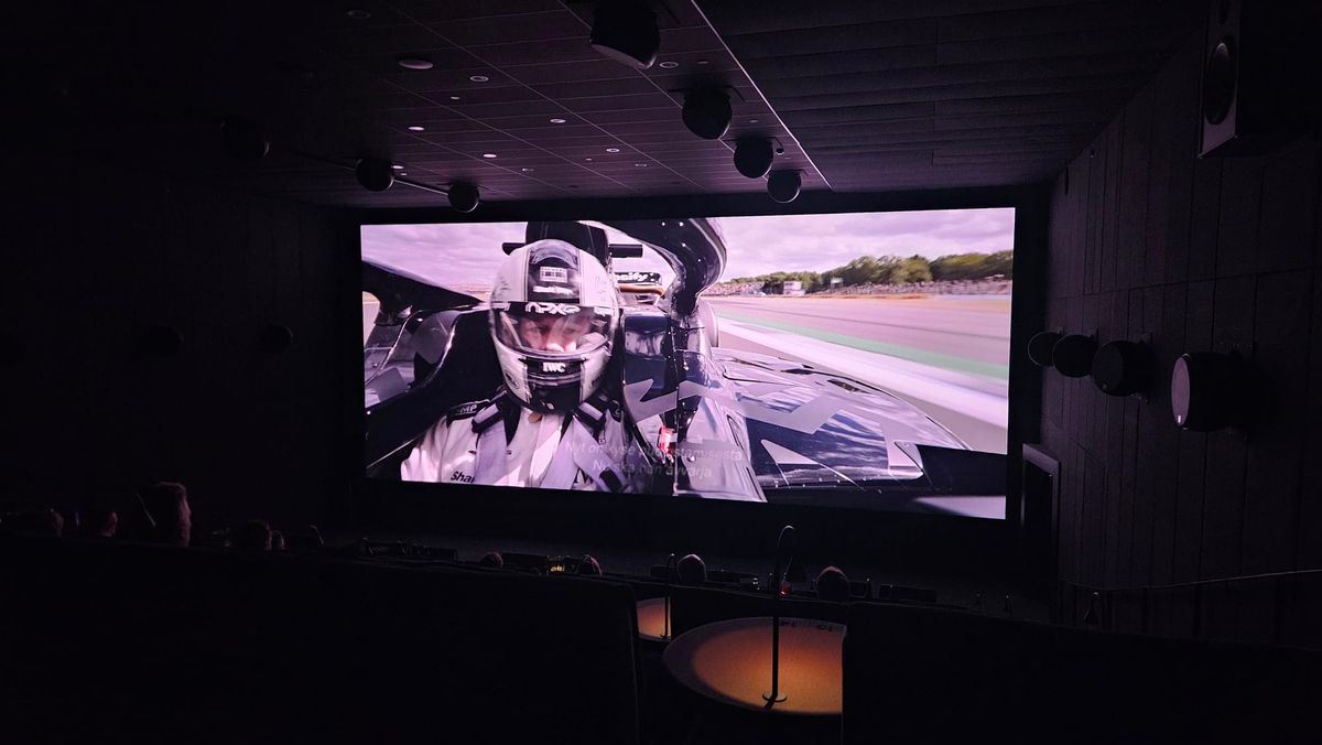 F1-elokuva 2025 – Draamaa, bensan katkua ja digiefektejä