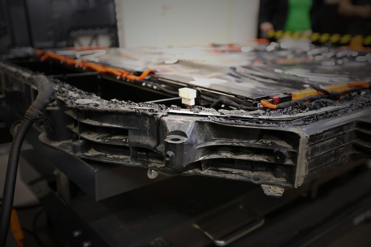 Sähköauton akun korjaus ja moduulivaihto – mitä kaikkea taustalla tapahtuu?