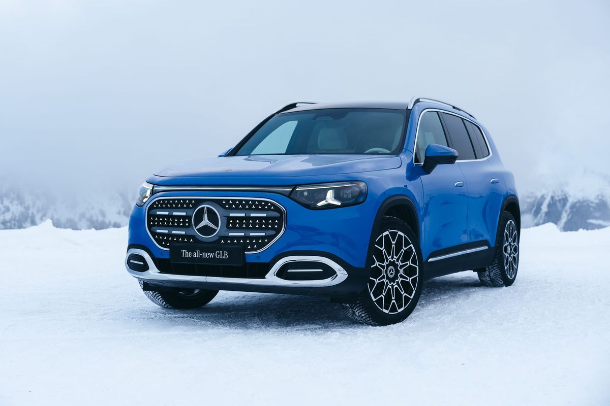 Uusi täyssähköinen Mercedes-Benz GLB saapuu – tilaa seitsemälle ja huippunopea lataus
