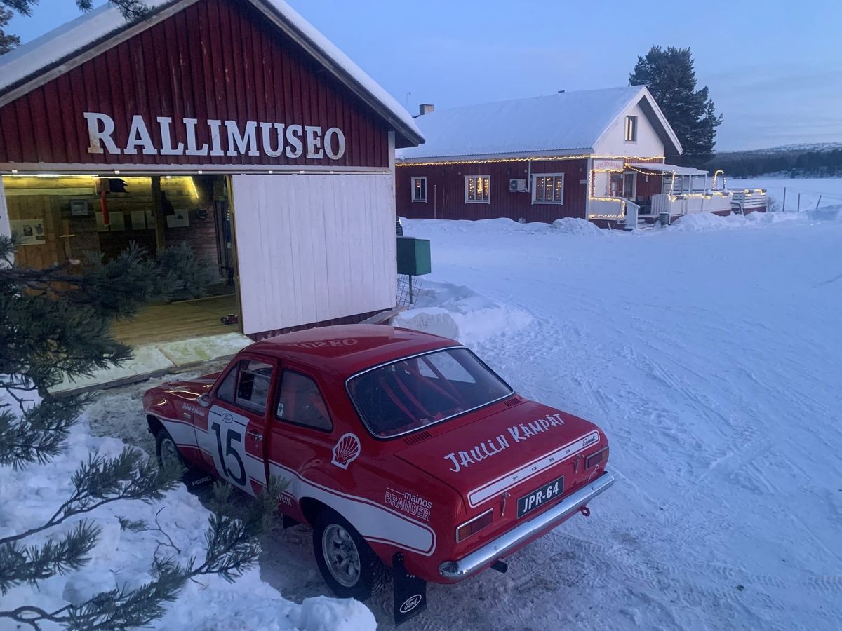 Unohtakaa virtuaalilasit – Mobilia tekee Suomen teistä livenä toimivan Rallimuseon!