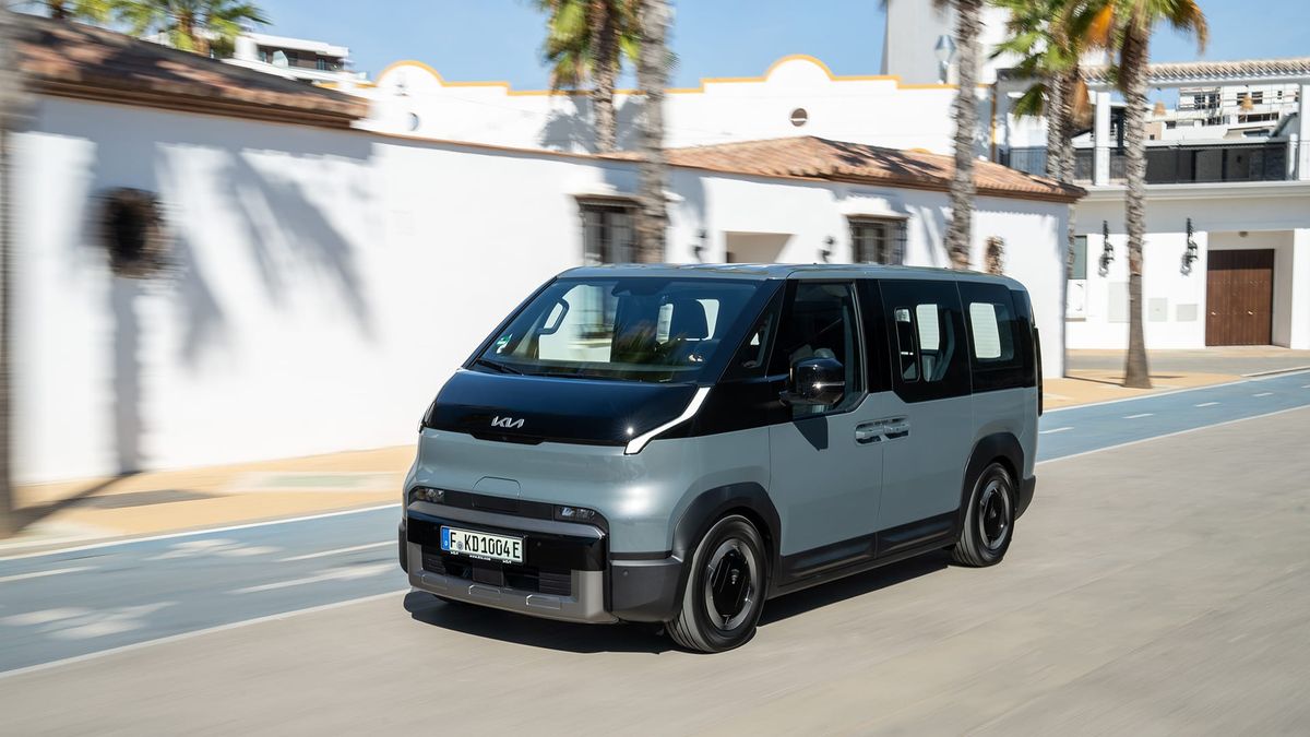 Kian sähköinen tilaihme sai lisäpaikkoja – Uusi Kia PV5 Passenger muuttuu 7-paikkaiseksi ja alittaa maagisen hintarajan