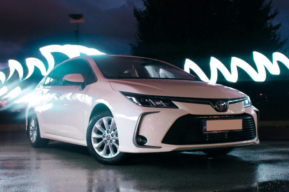 Maailman 10 myydyintä automallia 2026 – Toyota Corolla johtaa, Tesla Model Y nousussa