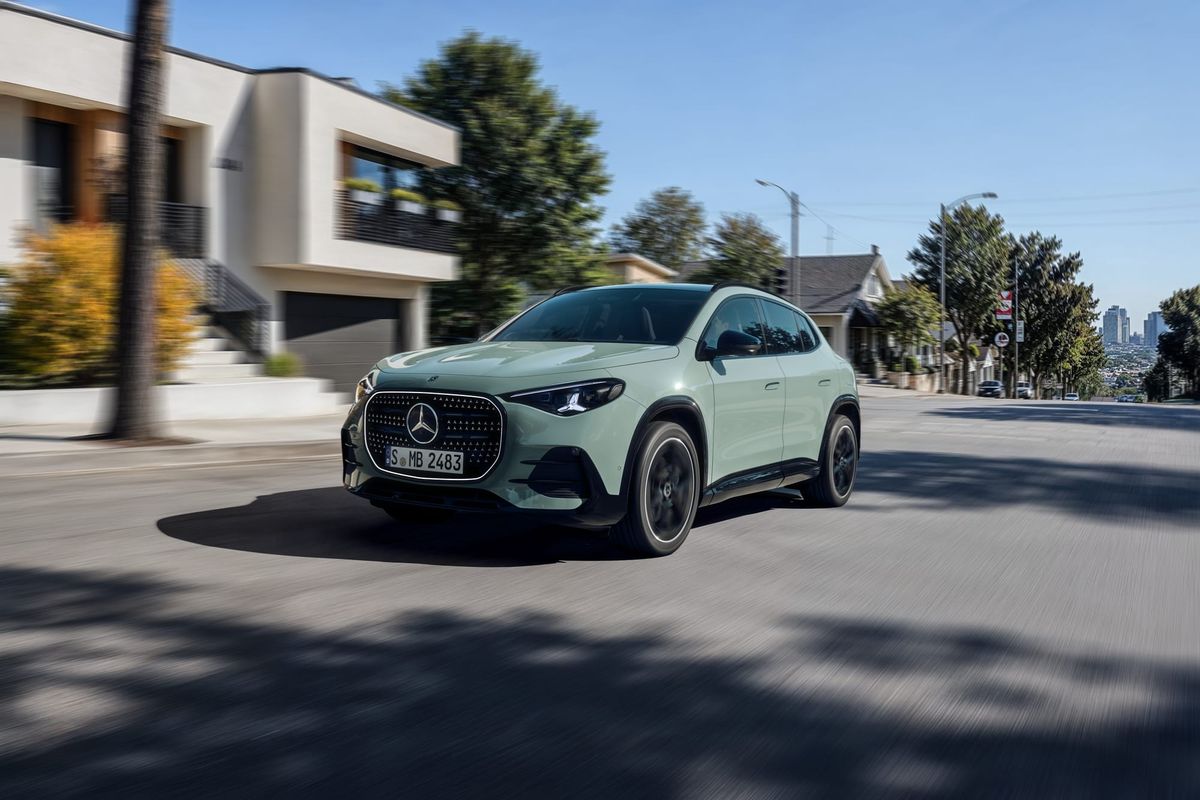 Täysin uudistunut Mercedes-Benz GLA tähtää suomalaissähköautoilijoiden sydämiin – 800 voltin lataus ja yli 600 km toimintamatka alle 50 000 eurolla