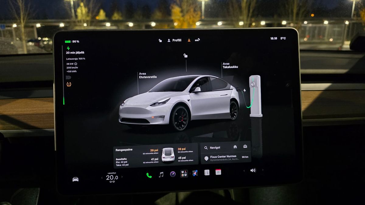 Nurmekseen ja takaisin – kolme sähköautoa, yksi kiukutteleva Supercharger ja oppitunti matka-ajosta