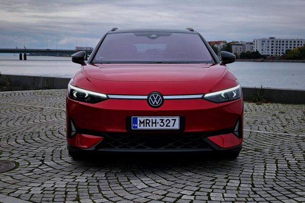Volkswagen ID.7 – Sähköautomarkkinoiden business-luokan juna