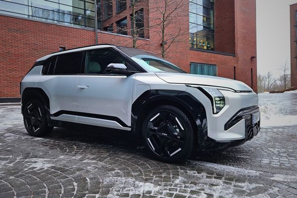 Koeajo: Kia EV3 2025 – Vuoden Auto Suomessa vakuuttaa, muttei hurmaa