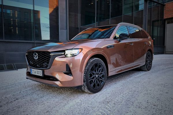 Mazda CX-80 PHEV – Japanilainen vastaus eurooppalaiseen isoon nelivetoiseen katumaasturiin