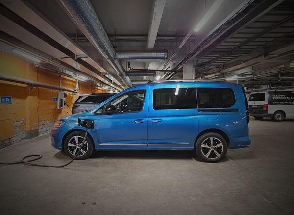 Näin toimii Volkswagenin PHEV-järjestelmä – Passat, Superb ja Caddy jakavat hybriditekniikan ytimen