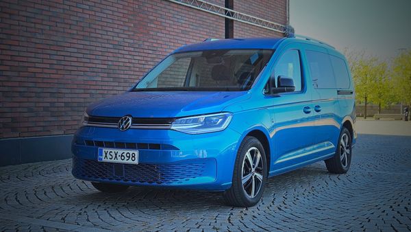 Volkswagen Caddy Maxi eHybrid 2025 – sähköistetty tilaratkaisu koko perheelle ja ammattilaiselle