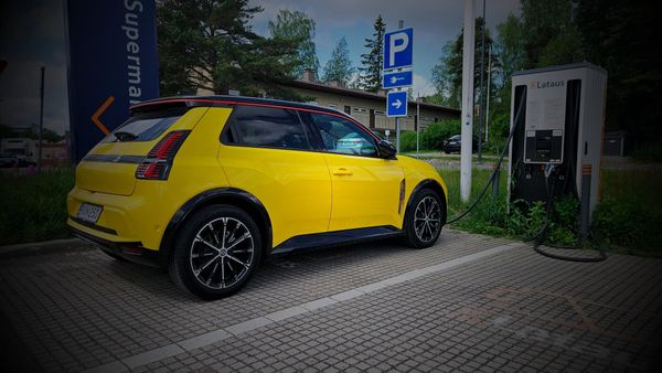 Näin lataat sähköauton – helppo ohje Juhannuksen matkaan