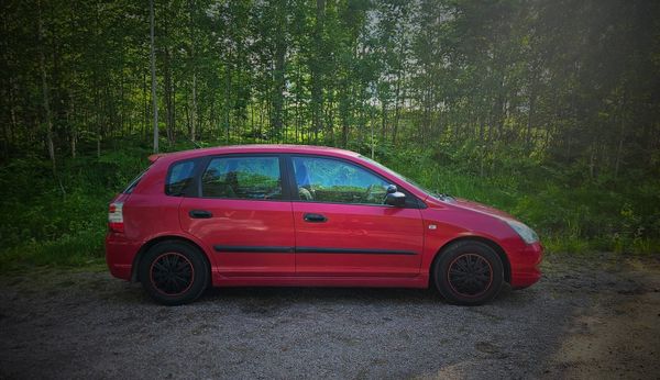 Romutuspalkkio tekee paluun – uusi hallituksen esitys vauhdittaa autokauppaa ja leikkaa päästöjä