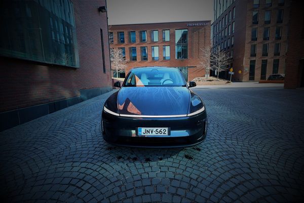 Kymmenen myydyintä täyssähköautoa Suomessa vuonna 2024