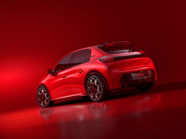 Uusi Peugeot E-208 GTi: Täyssähköinen kuuma hatchback tuo GTi-perinteen tähän päivään