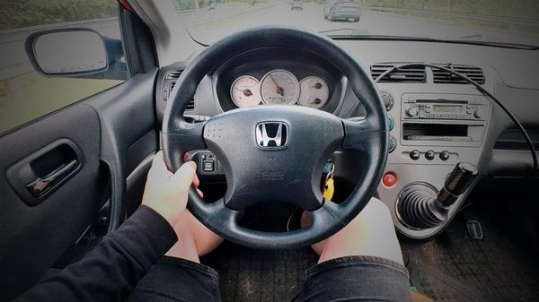 Näin tunnistat helposti manuaalivaihteisen auton kytkinviat – ilman mekaanikon taitoja