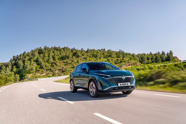 Uusi Nissan Qashqai e-POWER 2025: Hiljaisempi, taloudellisempi ja sulavampi hybridi – edelleen ilman latausmurheita