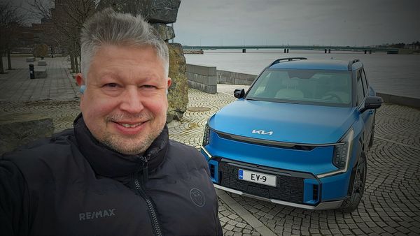 Kia EV9 koeajossa – Kian näyttävin sähköauto vakuuttaa tiloillaan, mukavuudellaan ja tyylillään