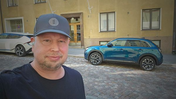 Koeajo: Fiat 600e – sähköinen paluu ikonin jalanjäljissä