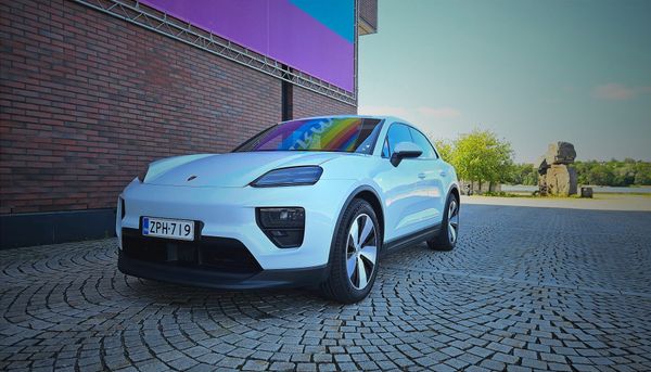 Puolet pois – Vähän käytetyt sähköautot 42 500 euron budjetilla vs. 85 000 € Porsche Macan