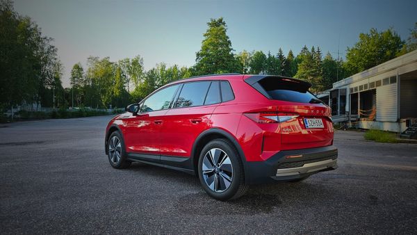 Skoda Elroq 60 Style – järkevä sähköauto perhekäyttöön?