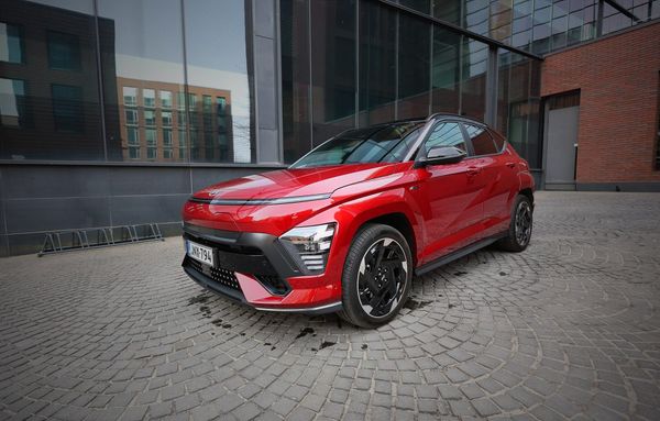 Hyundai tuo 4000 euron hankintatuen Kona Electric -sähköautoon – yli 500 km toimintamatkalla alle 40 000 eurolla
