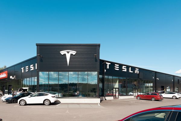 Tesla tuo 0 % rahoituksen ja edullisemman leasingin Suomeen – Model Y ja Model 3 nyt aiempaa houkuttelevammilla ehdoilla