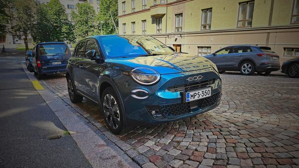Fiat 600 Hybrid 145 – sähköistyksen kevytversio vai järkivalinta?